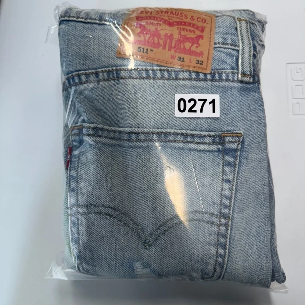 Levis Jeans Mens 31 Blue 511 Straight Light Wash NWT